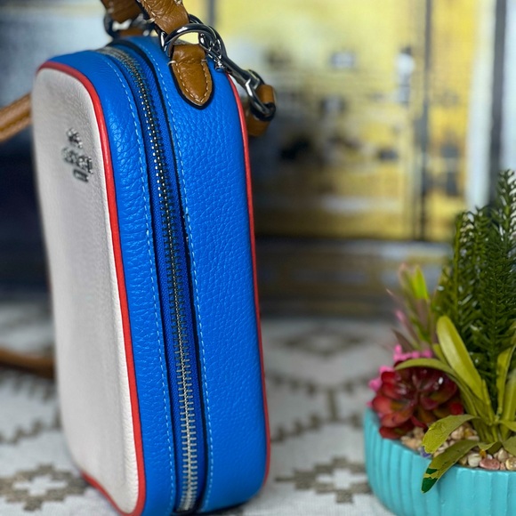 💙❤️Coach crossbody in colorblock❤️💙 - Picture 3 of 6